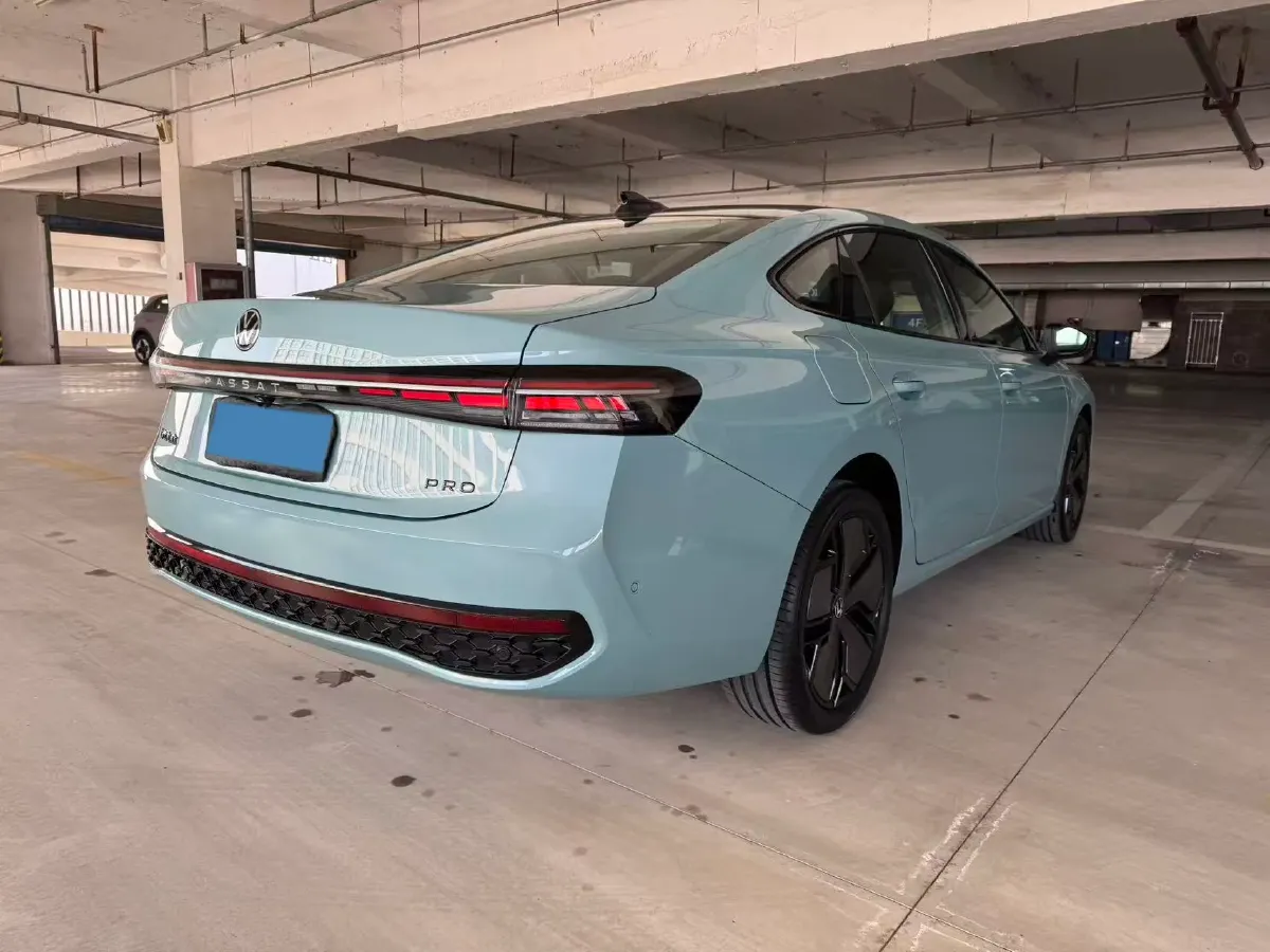 2025 Volkswagen Passat 2.0T 220HP L4 7DCT,autocango,china used car exporter,china ev exporter,chinese used car exporter,chinese used ev exporter