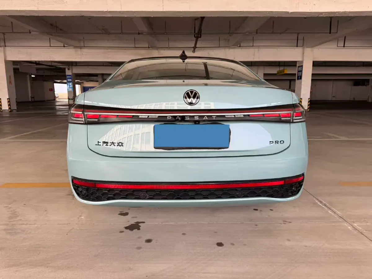 2025 Volkswagen Passat 2.0T 220HP L4 7DCT,autocango,china used car exporter,china ev exporter,chinese used car exporter,chinese used ev exporter
