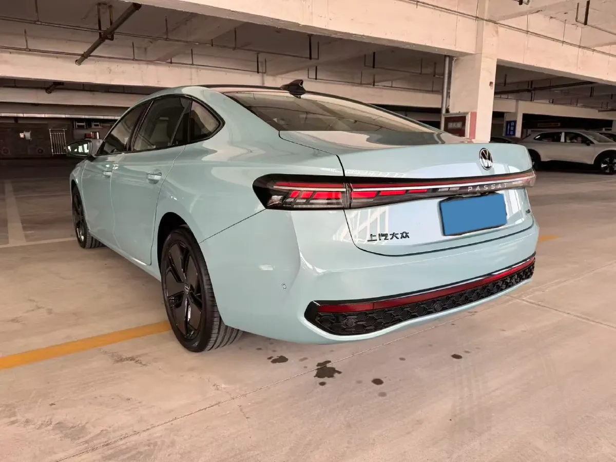 2025 Volkswagen Passat 2.0T 220HP L4 7DCT,autocango,china used car exporter,china ev exporter,chinese used car exporter,chinese used ev exporter