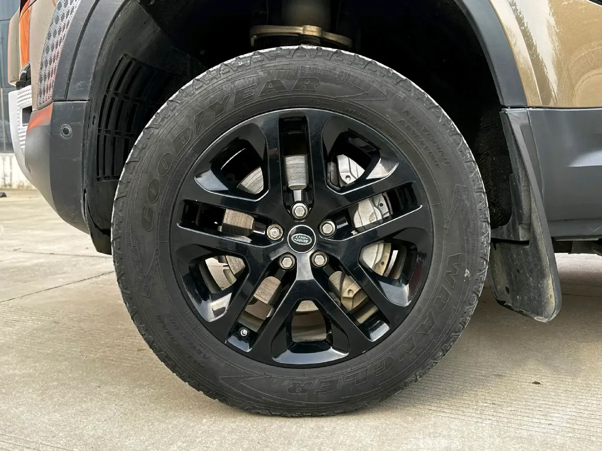 2020 Land Rover Defender 3.0T 400HP L6 8AT,autocango,china used car exporter,china ev exporter,chinese used car exporter,chinese used ev exporter