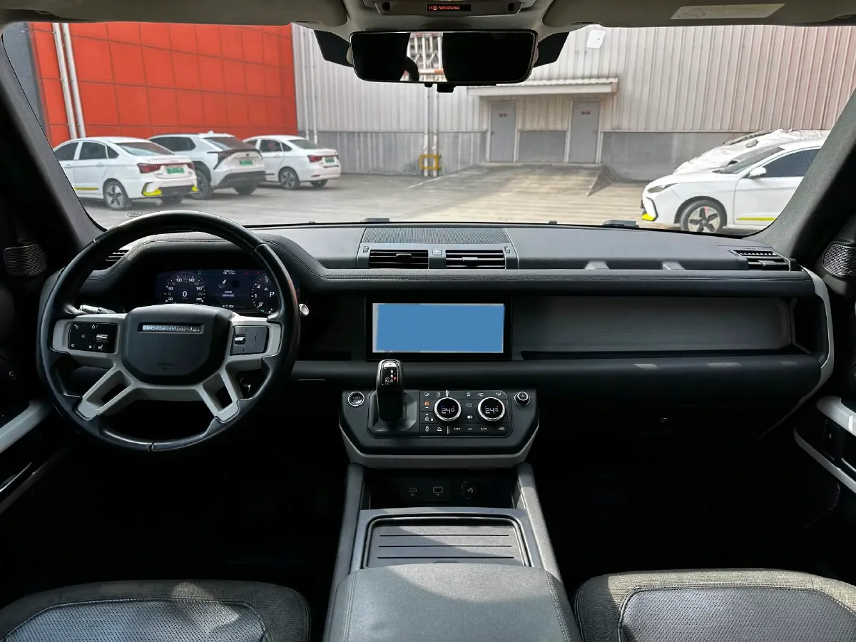 2020 Land Rover Defender 3.0T 400HP L6 8AT,autocango,china used car exporter,china ev exporter,chinese used car exporter,chinese used ev exporter