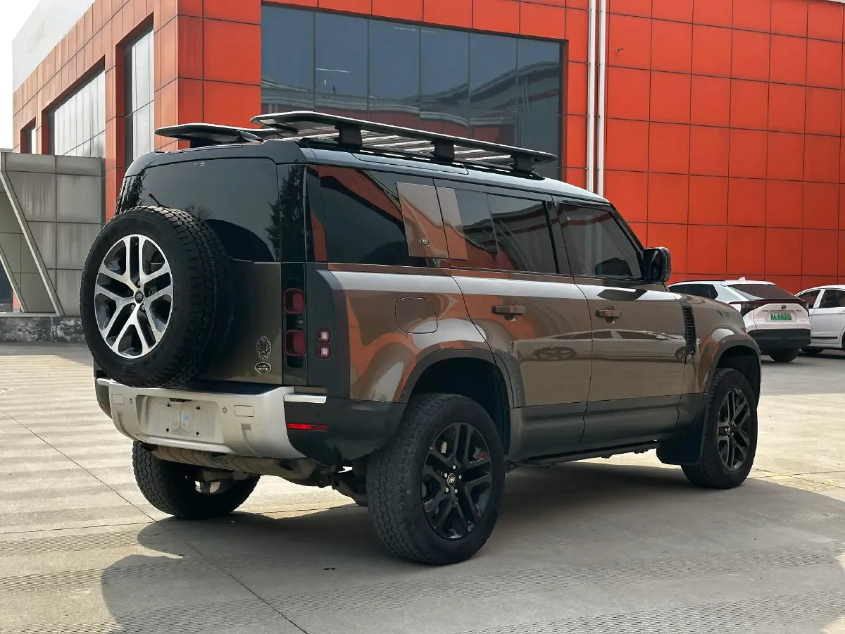 2020 Land Rover Defender 3.0T 400HP L6 8AT,autocango,china used car exporter,china ev exporter,chinese used car exporter,chinese used ev exporter