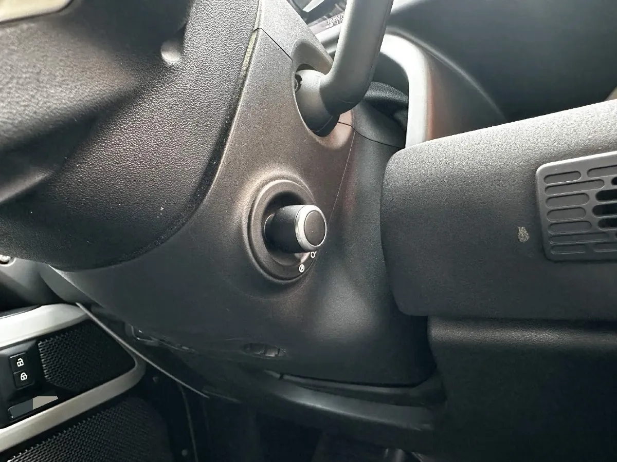 2020 Land Rover Defender 3.0T 400HP L6 8AT,autocango,china used car exporter,china ev exporter,chinese used car exporter,chinese used ev exporter