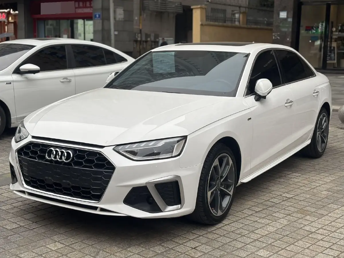 2022 Audi A4L 2.0T 190HP L4 7DCT