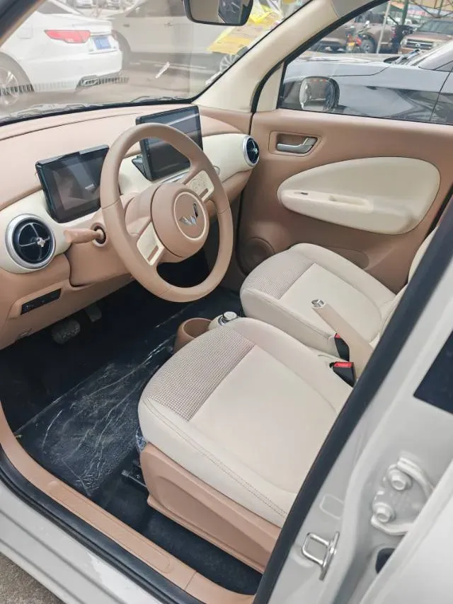 2025 WuLing HongGuang MINI EV BEV 16.2KWH,autocango,china used car exporter,china ev exporter,chinese used car exporter,chinese used ev exporter