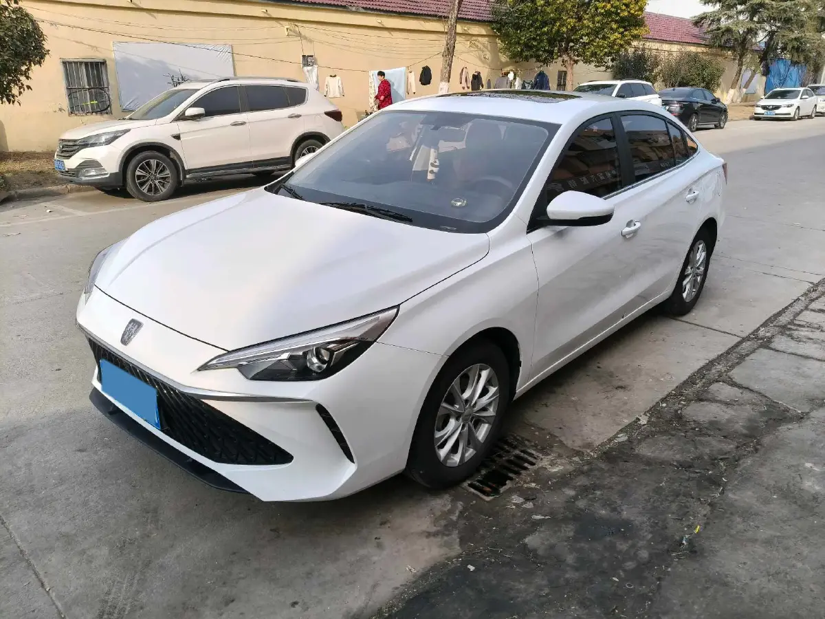 2024 Roewe i5 1.5L 129HP L4 CVT