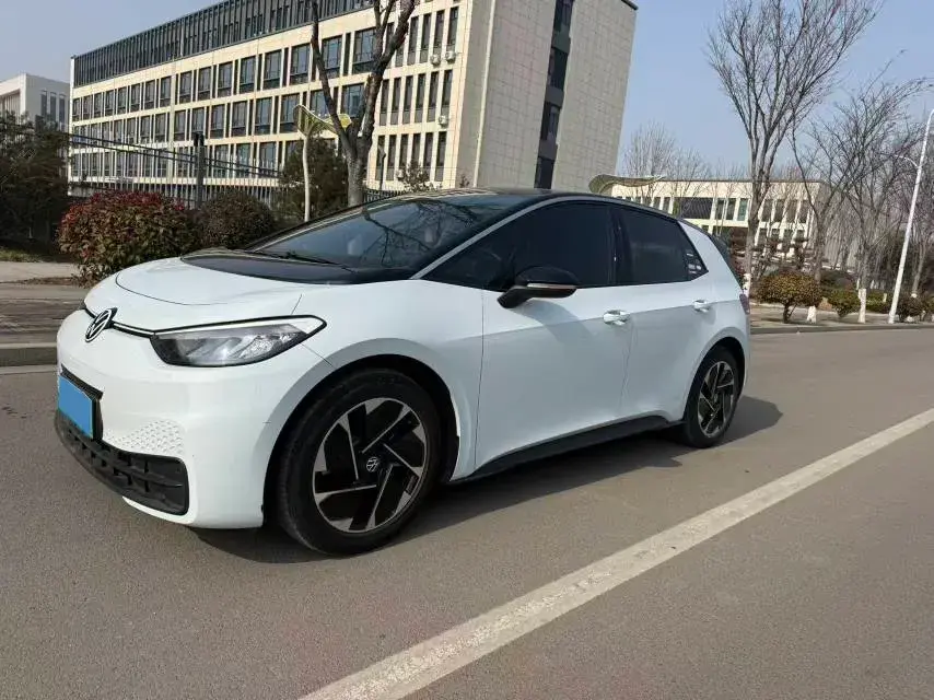 2023 Volkswagen ID.3 BEV 52.8KWH