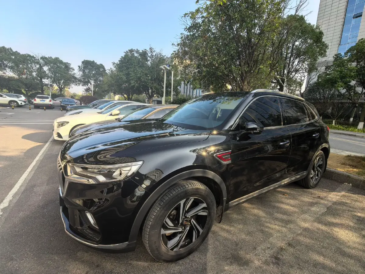 2022 HongQi HS5 2.0T 224HP L4 6AT