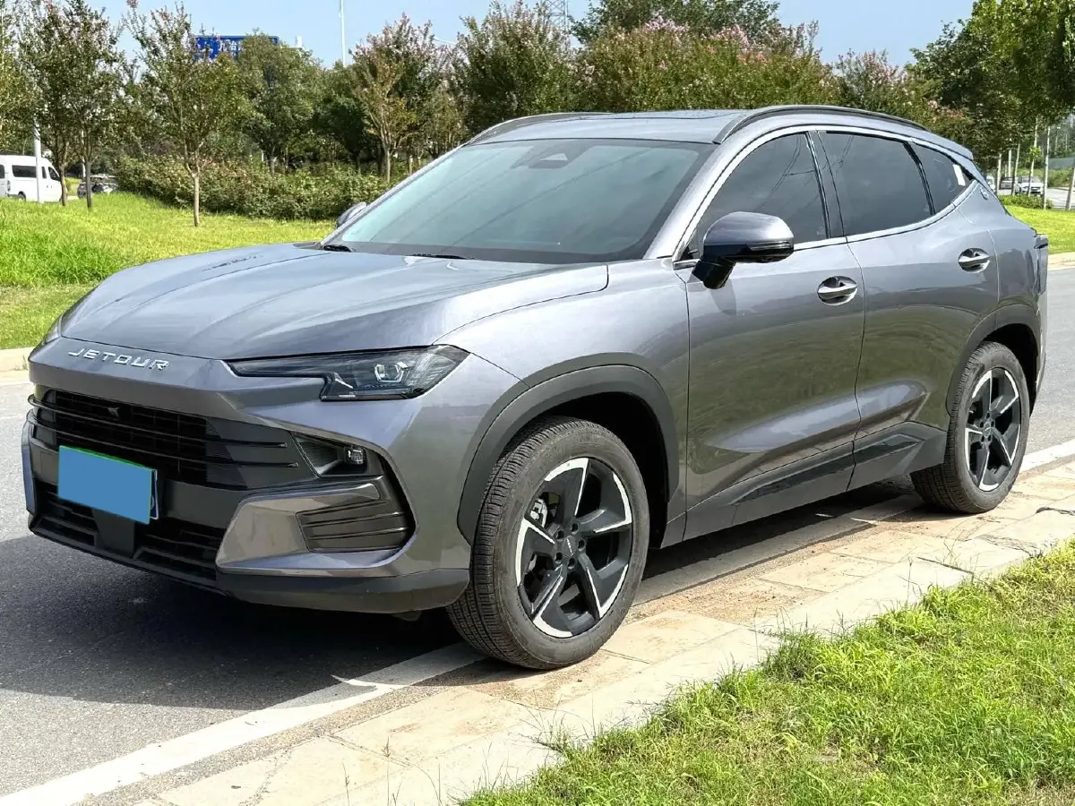 2025 Jetour DASHING 1.5T 184HP L4 7DCT