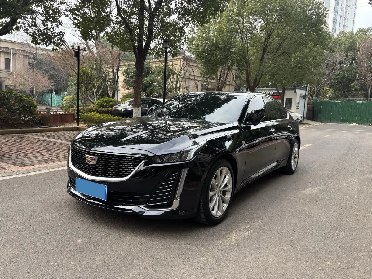 2022 Cadillac CT5 2.0T 237HP L4 10AT