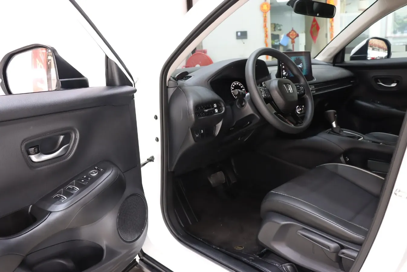 2023 Honda ZR-V 1.5T 182HP L4 CVT,autocango,china used car exporter,china ev exporter,chinese used car exporter,chinese used ev exporter