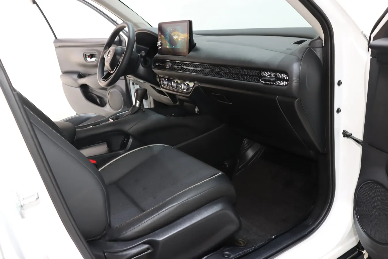 2023 Honda ZR-V 1.5T 182HP L4 CVT,autocango,china used car exporter,china ev exporter,chinese used car exporter,chinese used ev exporter