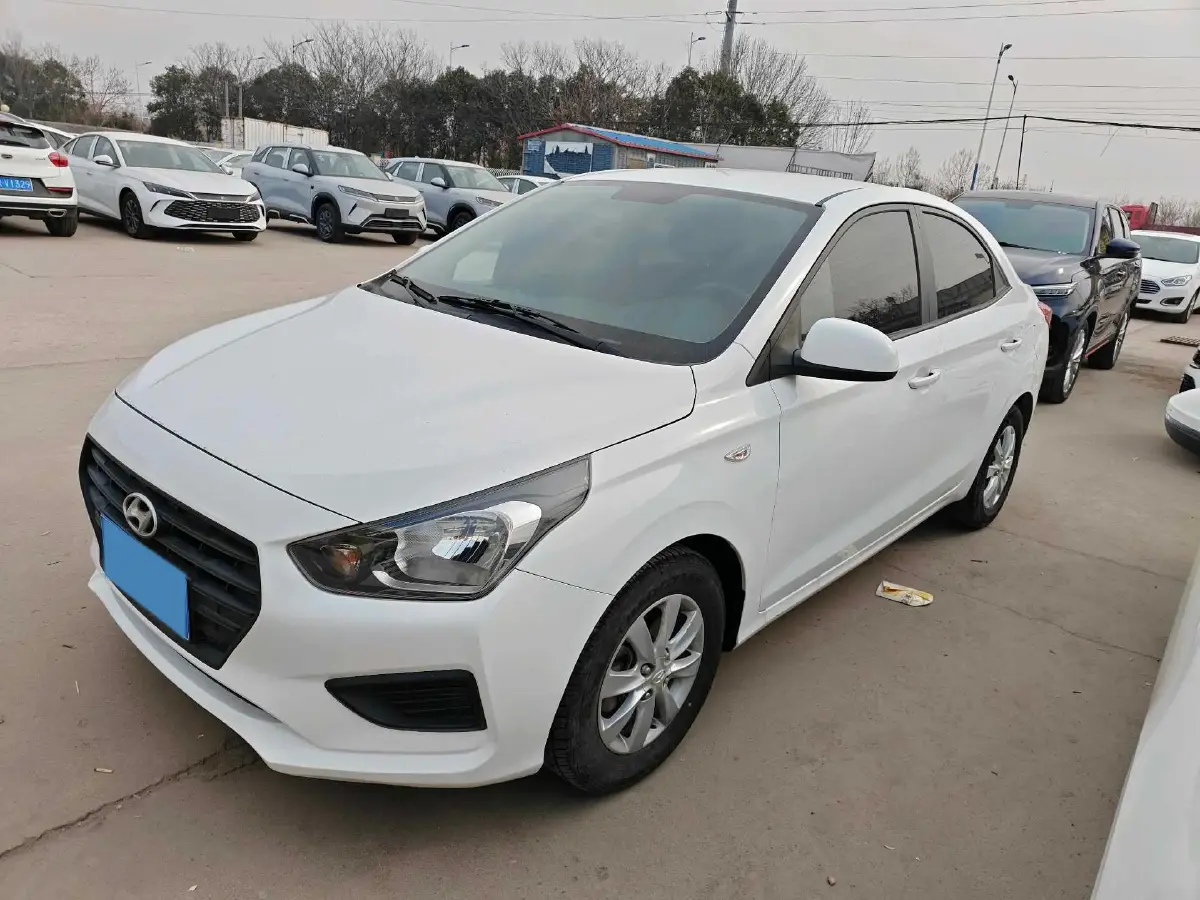 2017 Hyundai Reina 1.4L 95HP L4 5MT
