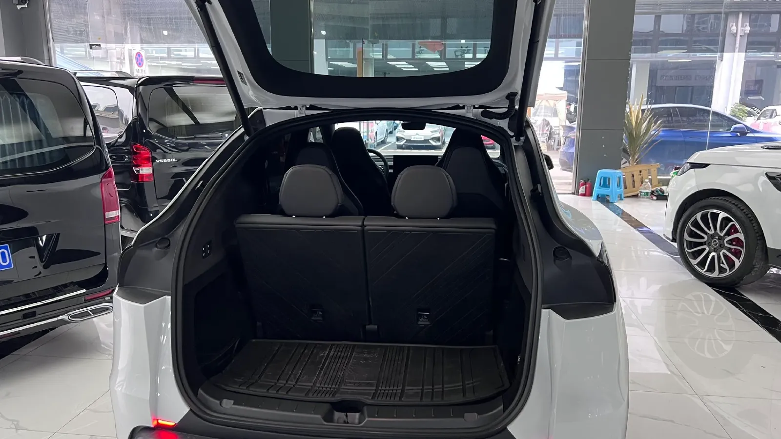 2025 Tesla Model Y L BEV,autocango,china used car exporter,china ev exporter,chinese used car exporter,chinese used ev exporter