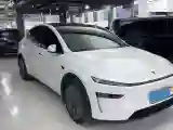 2025 Tesla Model Y L BEV