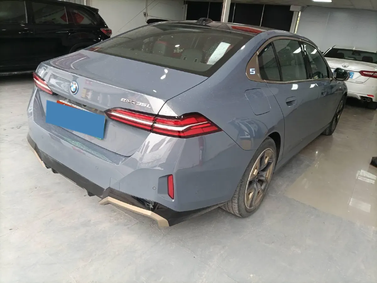 2024 BMW i5 BEV 79.05KWH,autocango,china used car exporter,china ev exporter,chinese used car exporter,chinese used ev exporter