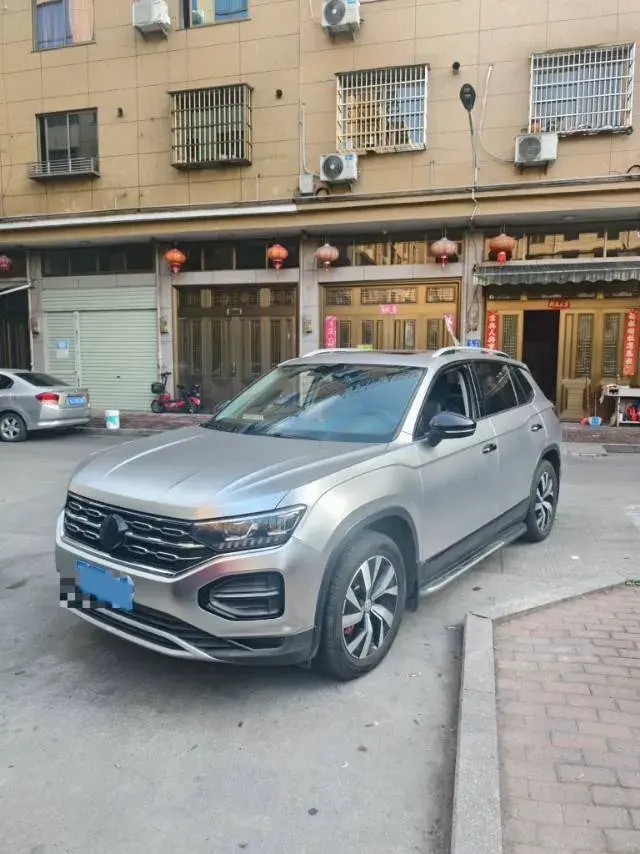 2019 Jeep Cherokee 2.0T 234HP L4 9AT