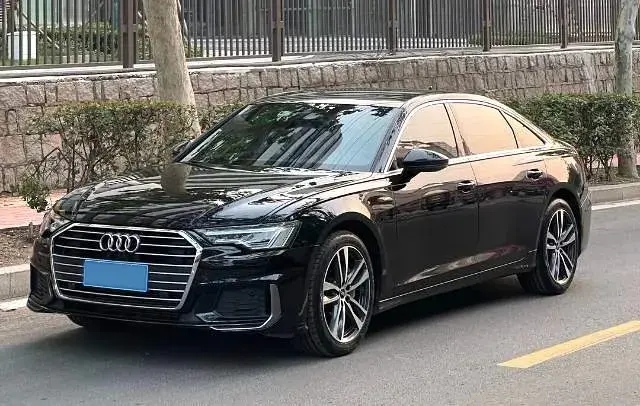 2022 Audi A6L 2.0T 190HP L4 7DCT