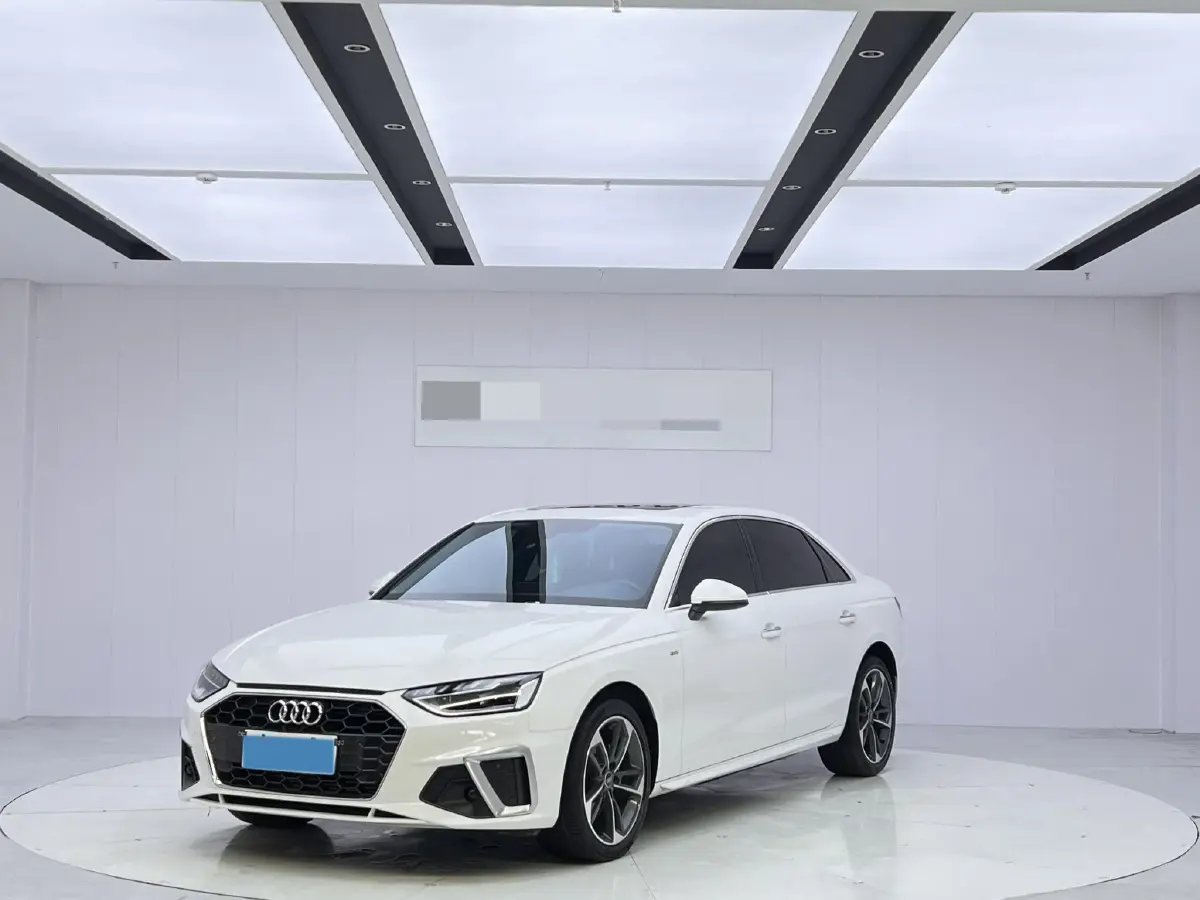 2022 Audi A4L 2.0T 190HP L4 7DCT