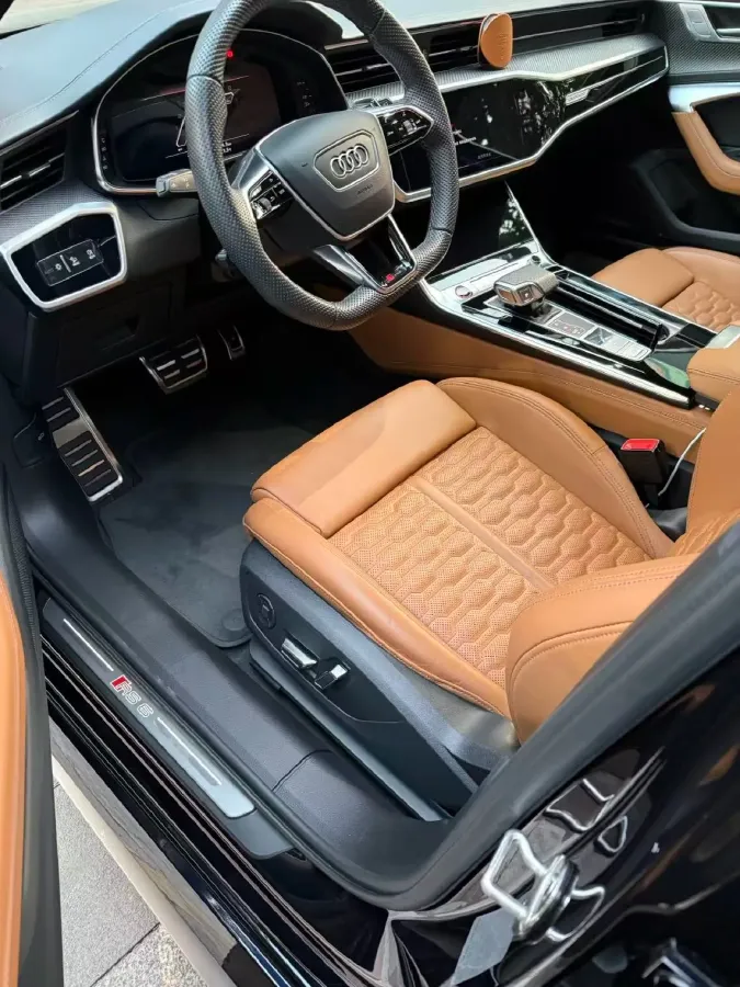 2024 Audi RS 6 4.0T 630HP V8 8AT,autocango,china used car exporter,china ev exporter,chinese used car exporter,chinese used ev exporter