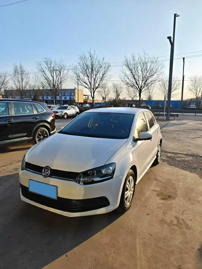 2016 Volkswagen Polo 1.4L 90HP L4 6AT