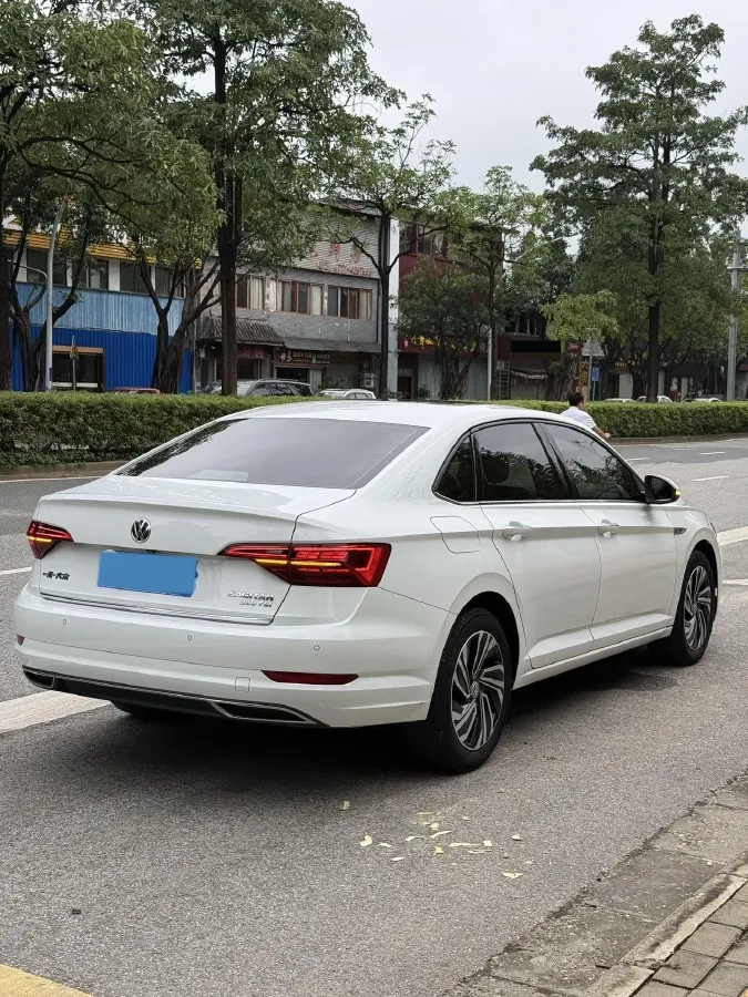 2019 Luxgen Grand 7 MPV 2.0T 188HP L4 6AT,autocango,china used car exporter,china ev exporter,chinese used car exporter,chinese used ev exporter