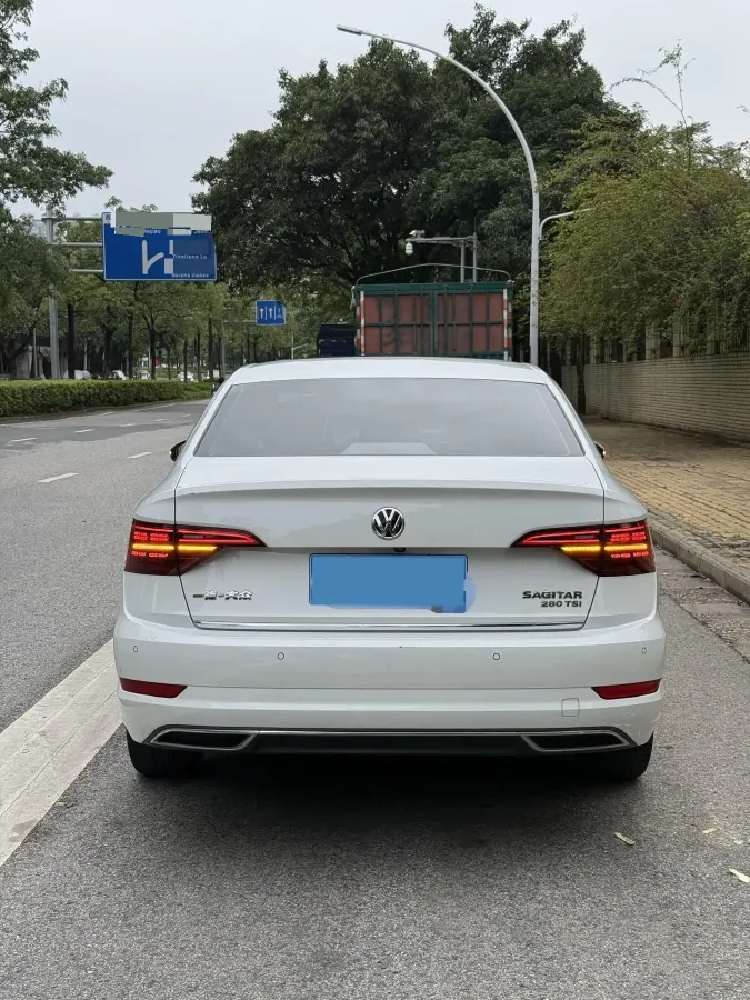2019 Luxgen Grand 7 MPV 2.0T 188HP L4 6AT,autocango,china used car exporter,china ev exporter,chinese used car exporter,chinese used ev exporter