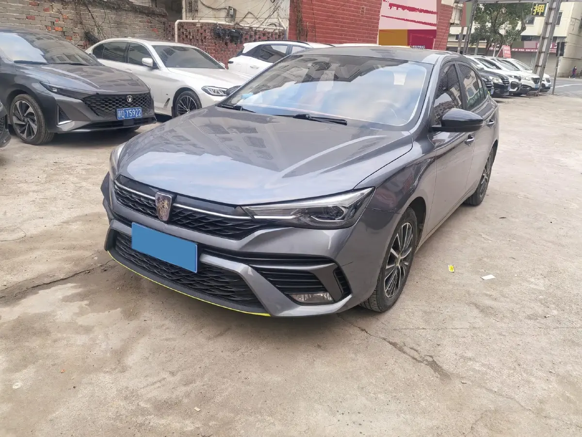 2021 Roewe i5 1.5L 120HP L4 CVT