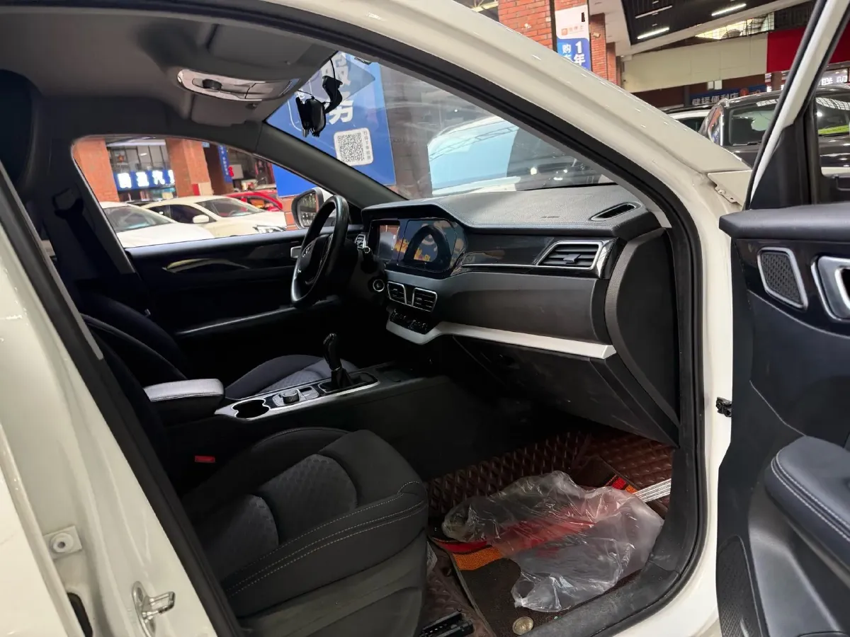 2020 KaiYi XuanJie 1.5L 116HP L4 5MT,autocango,china used car exporter,china ev exporter,chinese used car exporter,chinese used ev exporter