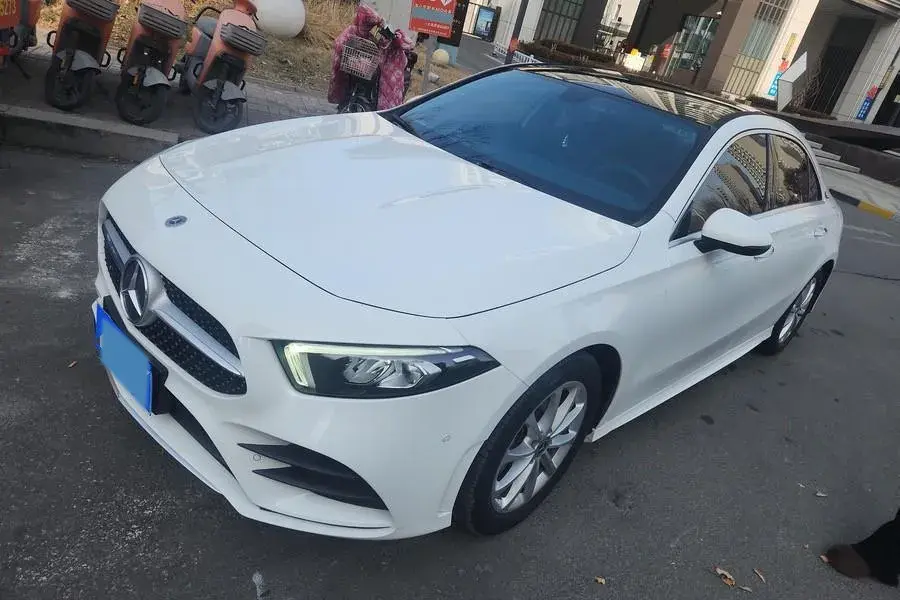 2021 Mercedes-Benz A Class 1.3T 163HP L4 7DCT