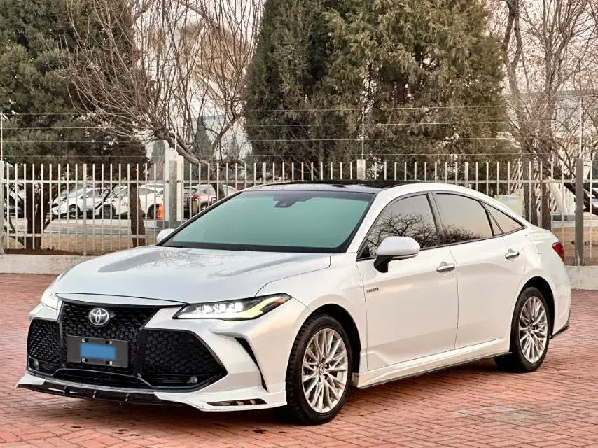 2022 Toyota Avalon 2.5L 178HP L4 E-CVT Hybrid