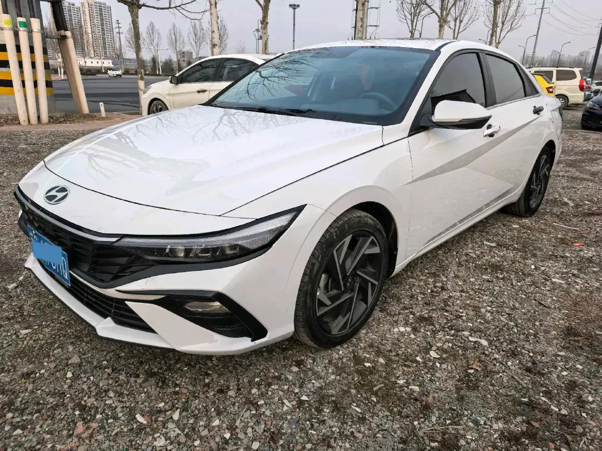 2022 Hyundai Elantra 1.5L 115HP L4 CVT