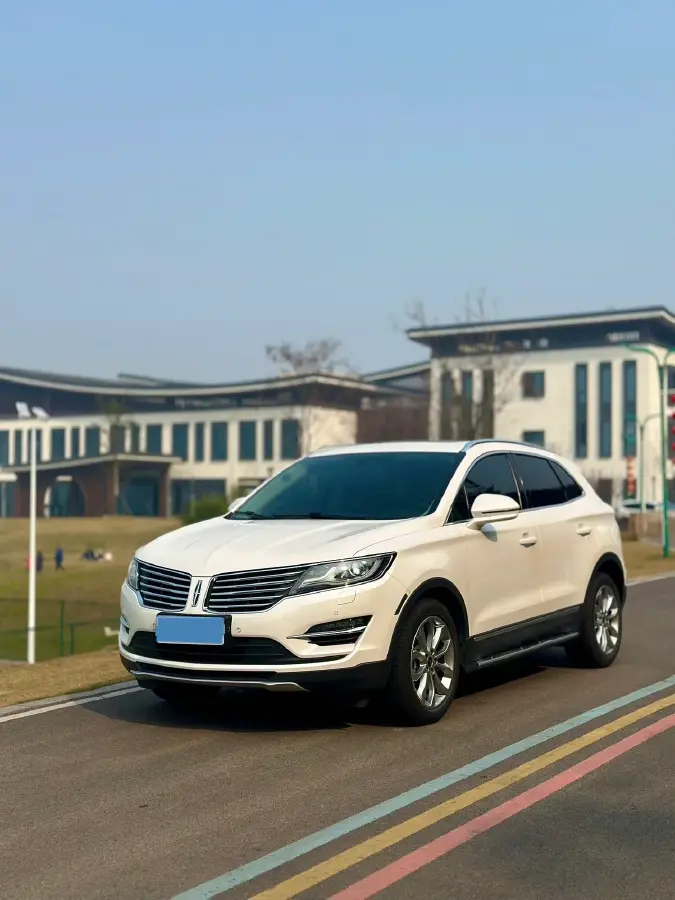 2018 Lincoln MKC 2.0T 203HP L4 6AT