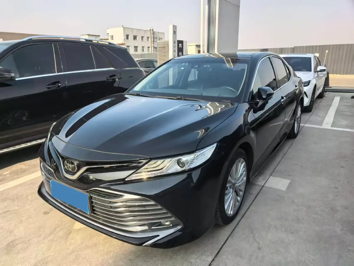 2019 Toyota Camry 2.5L 209HP L4 8AT