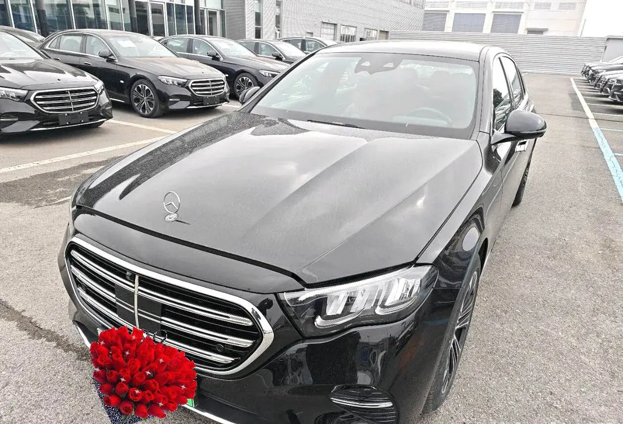 2024 Mercedes-Benz E Class 2.0T 204HP L4 9AT PHEV 25.4KWH