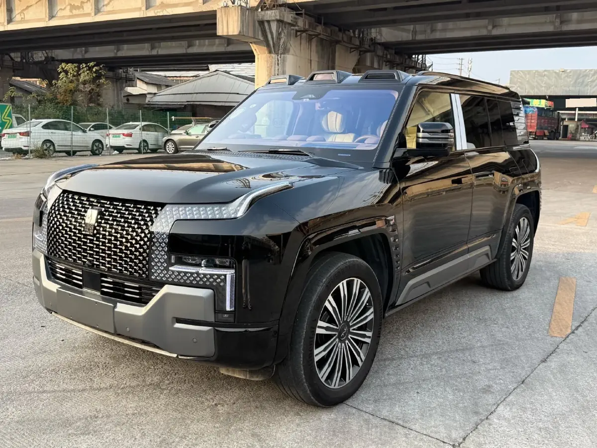 2023 YangWang U8 2.0T 272HP L4 REEV 49.05KWH
