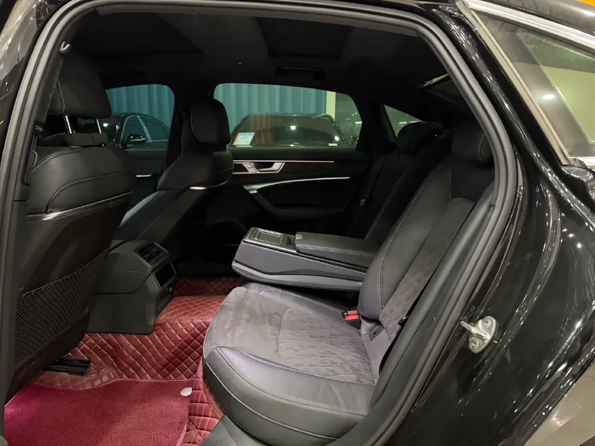 2024 Audi A6L 3.0T 340HP V6 7DCT,autocango,china used car exporter,china ev exporter,chinese used car exporter,chinese used ev exporter