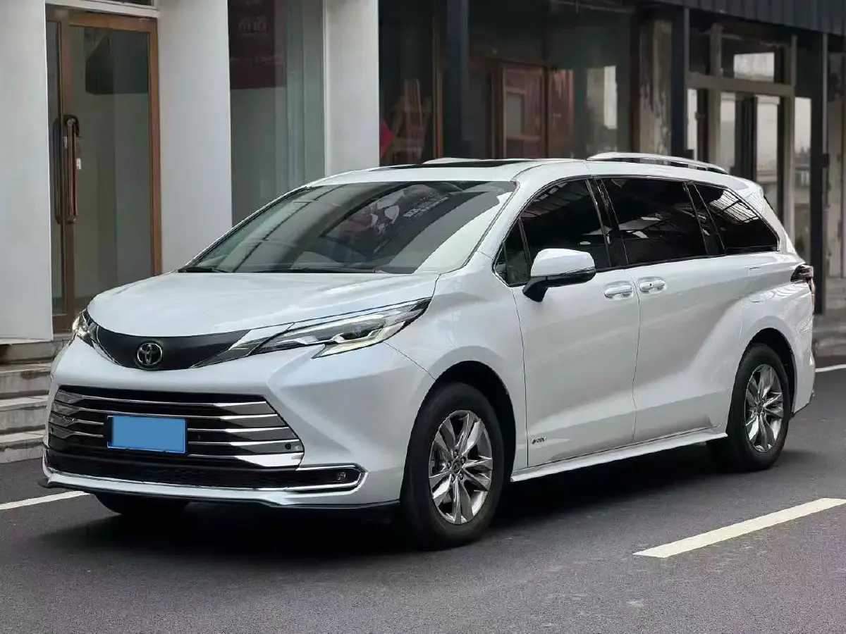 2026 Toyota Sienna 2.5L 189HP L4 E-CVT Hybrid