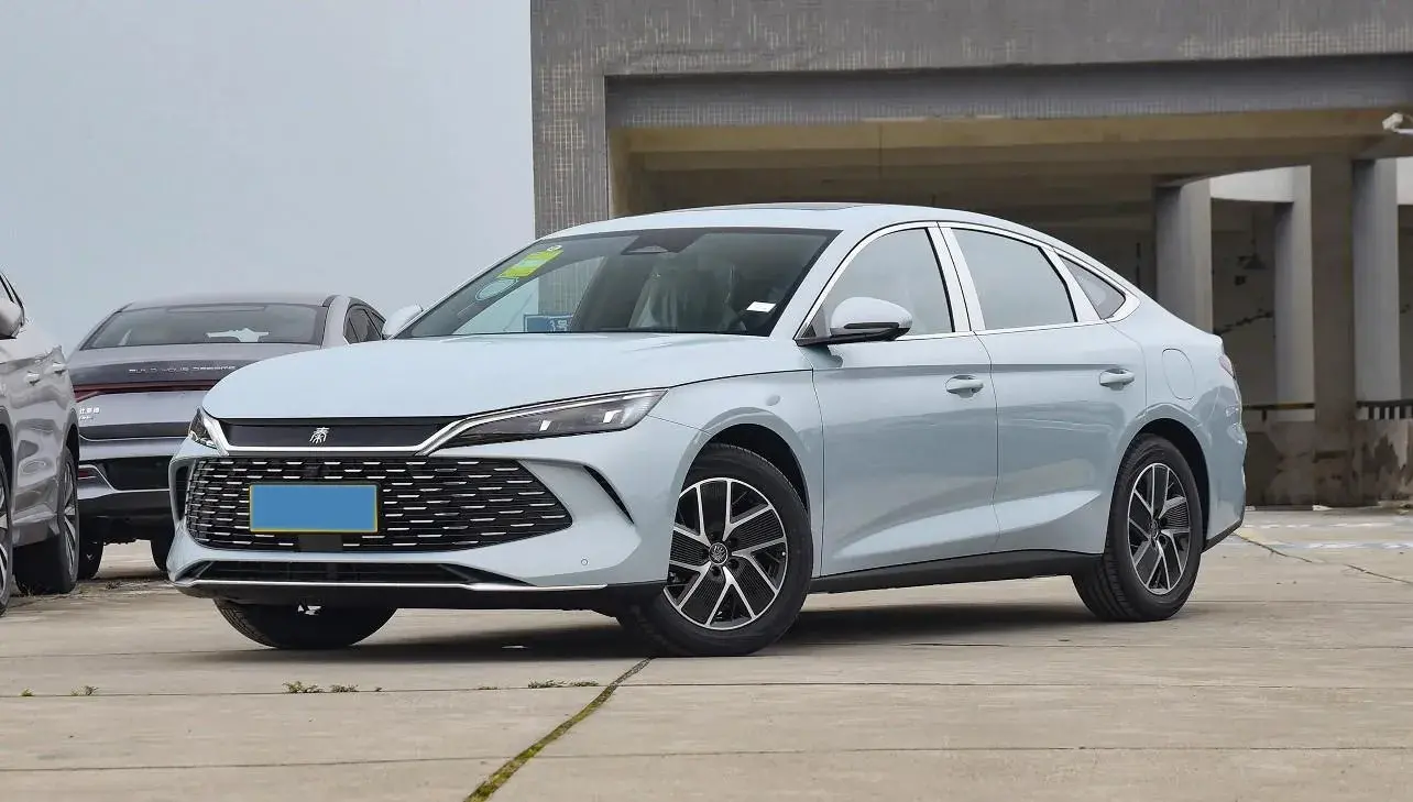 2024 BYD QinL 1.5L 101HP L4 E-CVT PHEV 15.87KWH