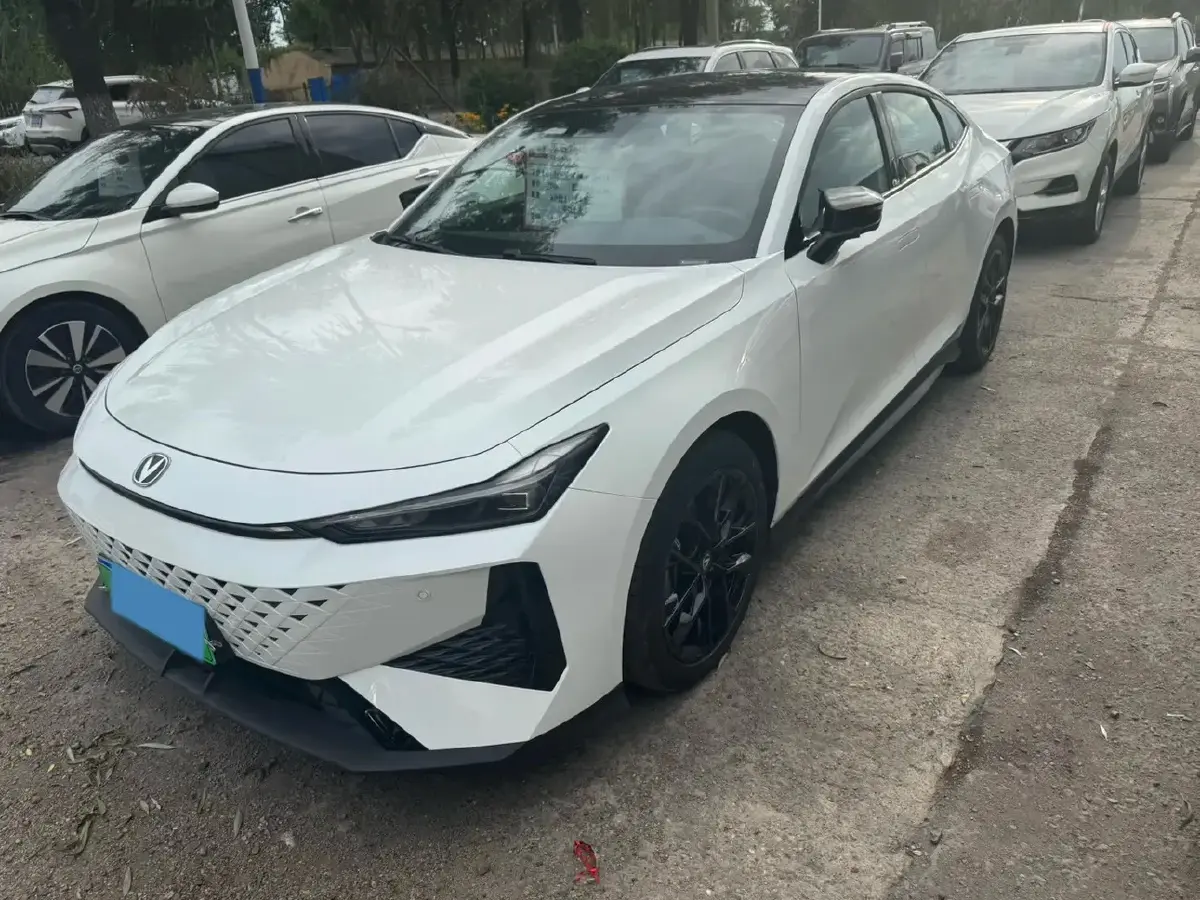 2024 ChangAn UNI-V 1.5T 188HP L4 7DCT