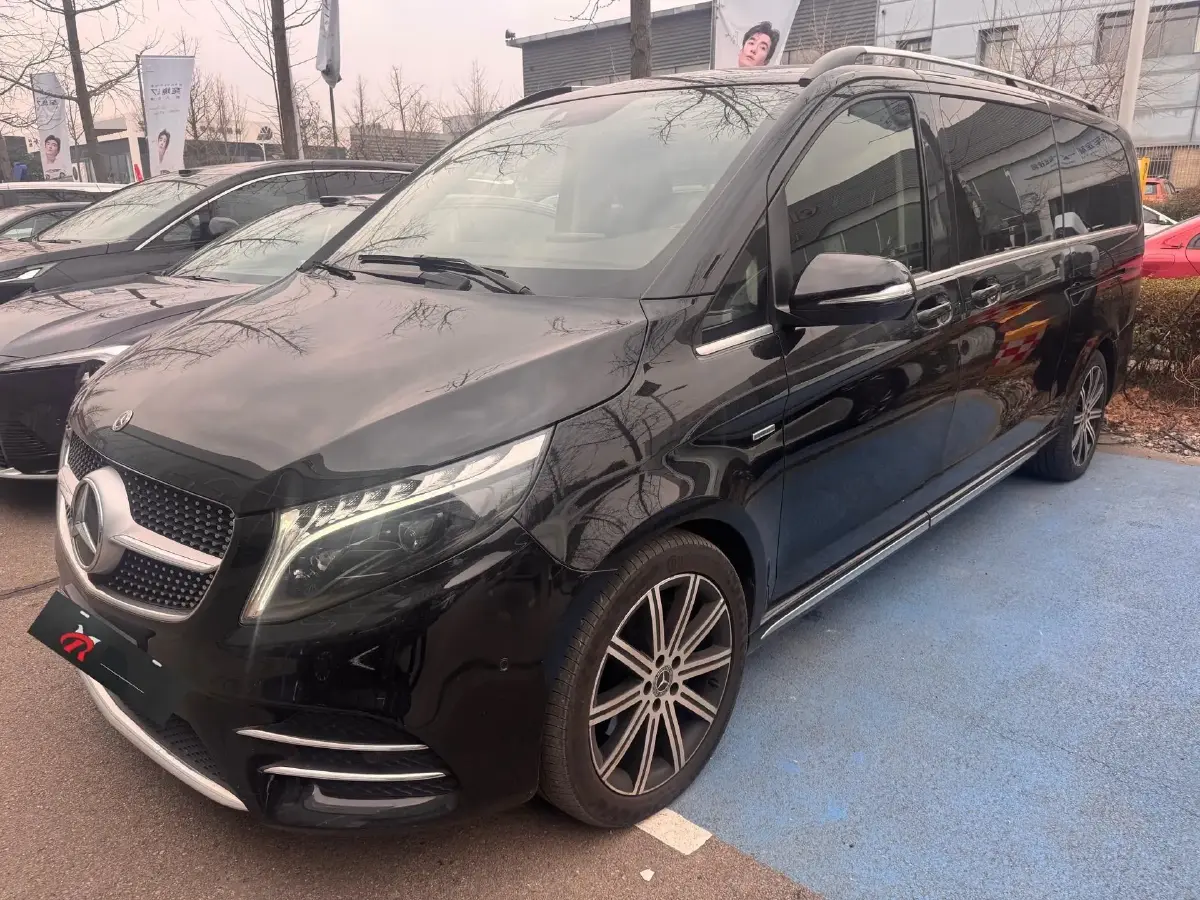 2022 Mercedes-Benz V Class 2.0T 211HP L4 9AT