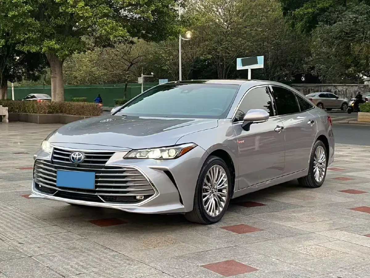 2019 Toyota Avalon 2.5L 178HP L4 E-CVT Hybrid