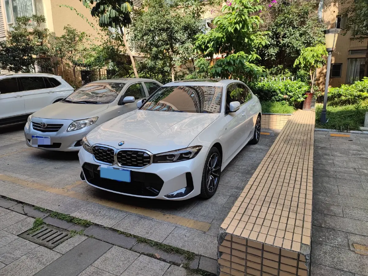 2024 BMW 3 Series 2.0T 184HP L4 8AT