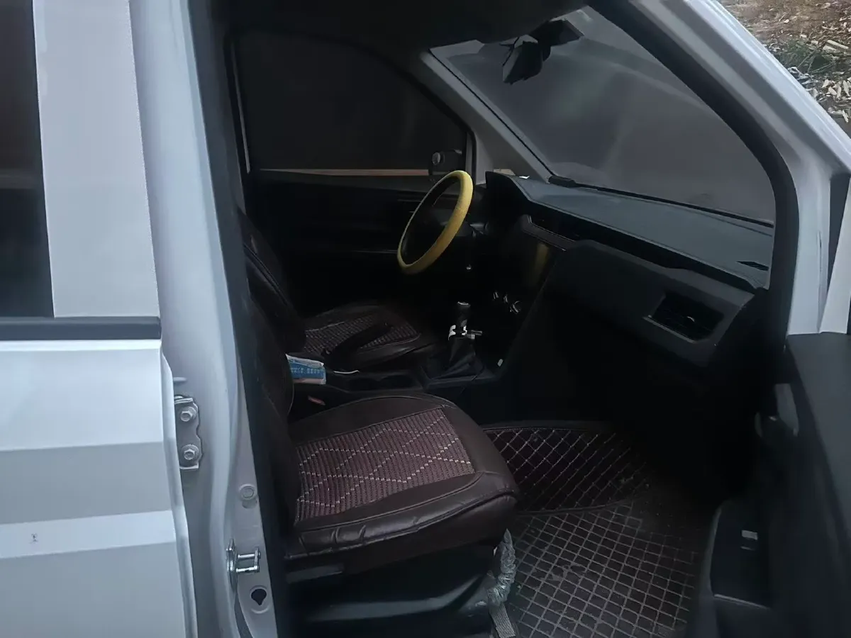 2019 Venucia M50V 1.5L 112HP L4 5MT,autocango,china used car exporter,china ev exporter,chinese used car exporter,chinese used ev exporter