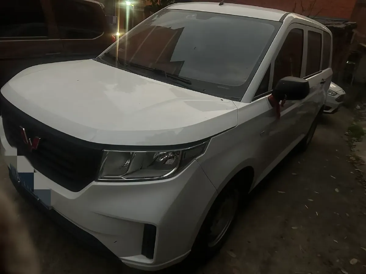 2019 Venucia M50V 1.5L 112HP L4 5MT,autocango,china used car exporter,china ev exporter,chinese used car exporter,chinese used ev exporter