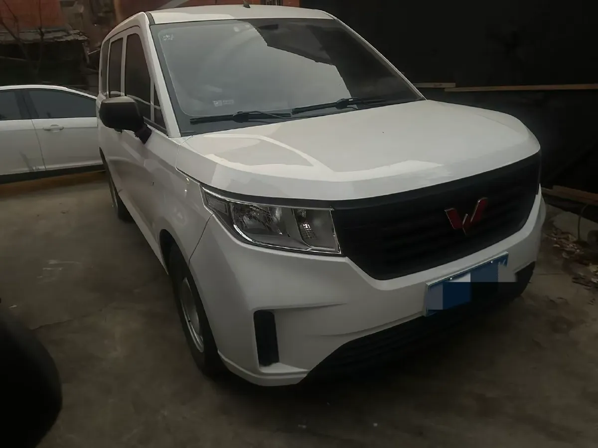 2019 Venucia M50V 1.5L 112HP L4 5MT,autocango,china used car exporter,china ev exporter,chinese used car exporter,chinese used ev exporter