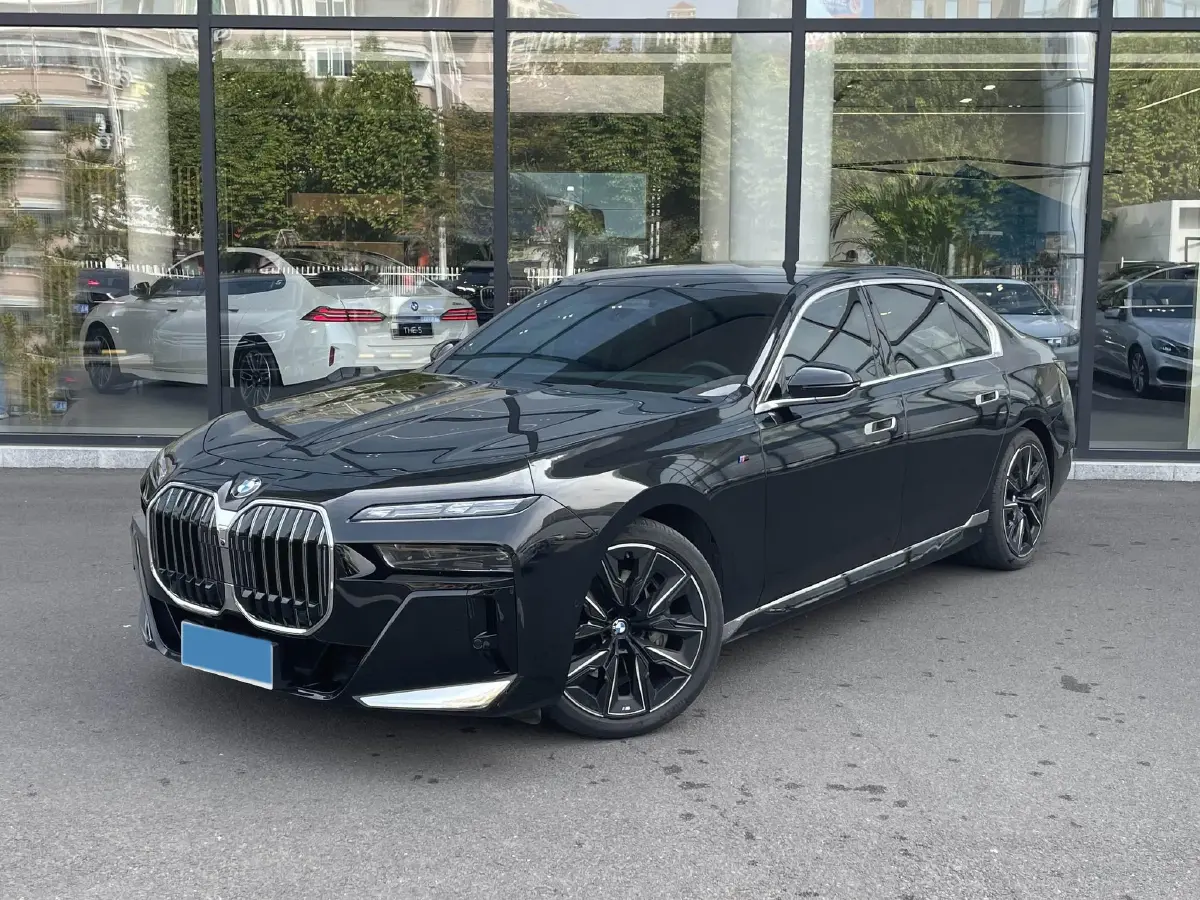 2023 BMW 7 Series 3.0T 381HP L6 8AT