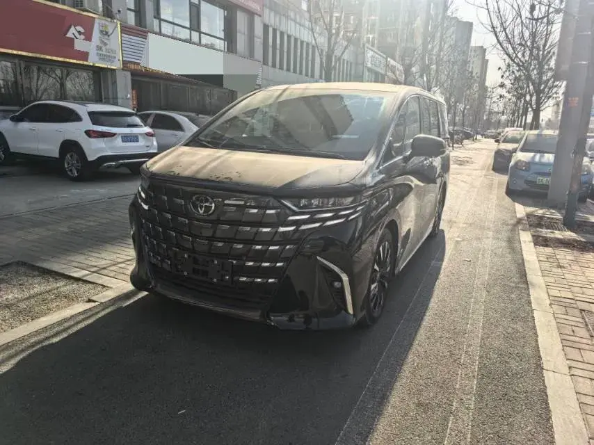 2024 Toyota Alphard 2.5L 190HP L4 E-CVT Hybrid