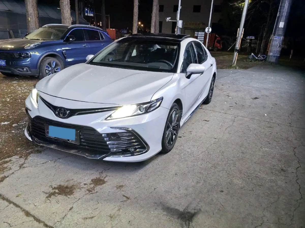 2021 Toyota Camry 2.5L 209HP L4 8AT