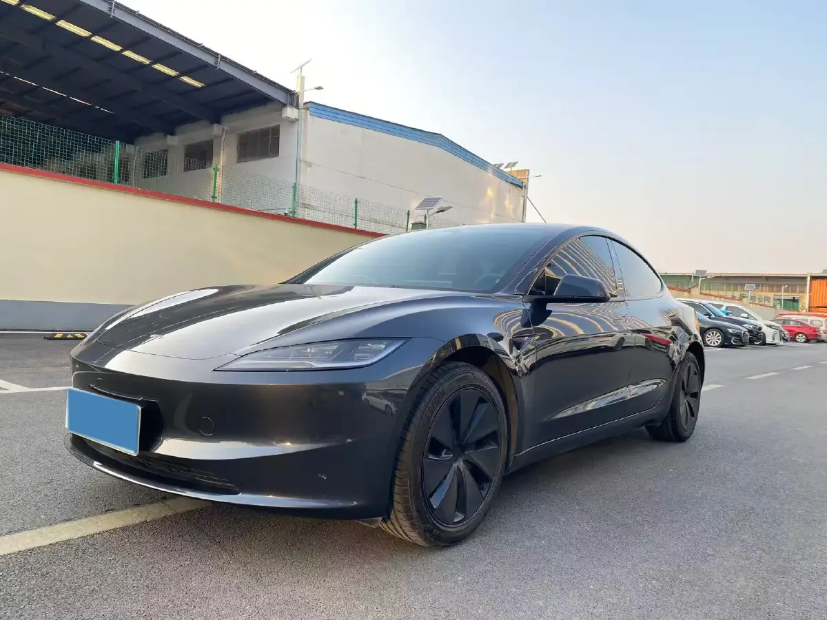 2025 Tesla Model 3 BEV 62.5KWH